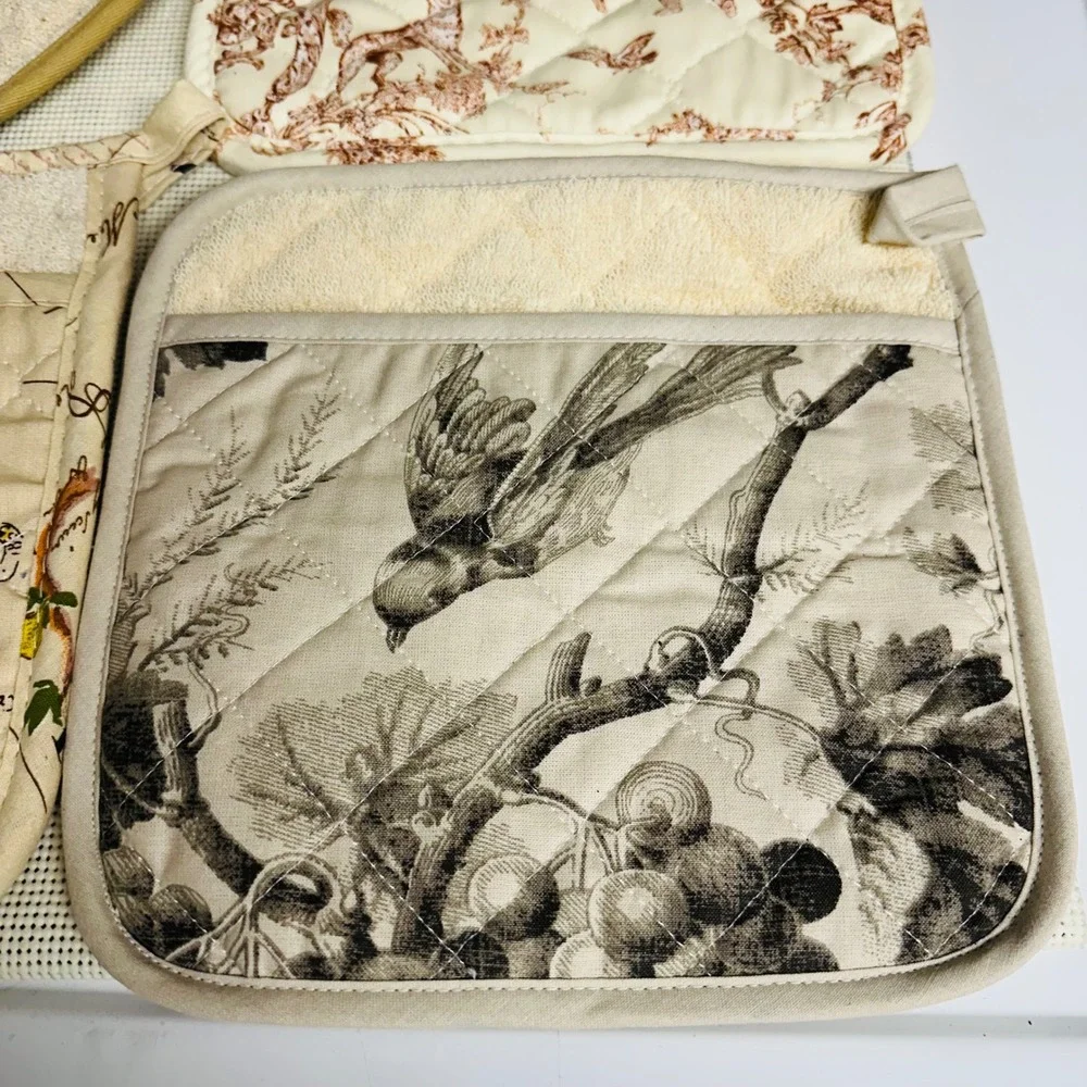 Williams-Sonoma Four Piece Assorted Potholders New